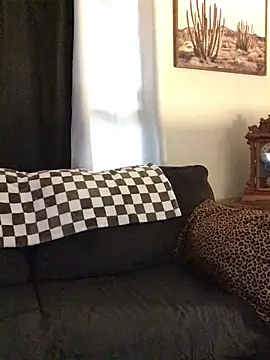 SidneyRaee online show from 03-10-26, 05:39