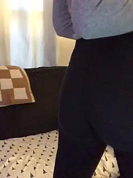 SidneyRaee online show from 01-14-26, 04:54