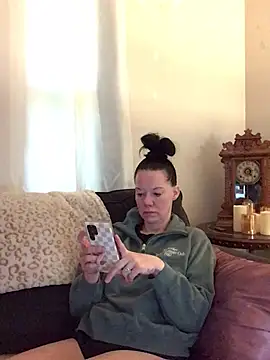 SidneyRaee online show from 04-29-26, 03:27