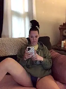 SidneyRaee online show from 04-30-26, 03:41