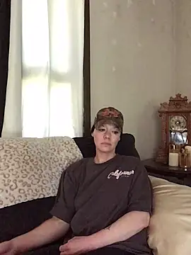 SidneyRaee online show from 04-22-26, 05:42