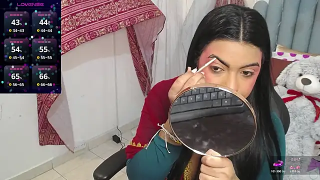 Snapshot of lakshmiraniii chatting on 11-22-25, 11:42 lakshmiraniii online show from 11-22-25, 11:42