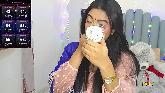 Snapshot of lakshmiraniii chatting on 04-13-26, 11:47 lakshmiraniii online show from 04-13-26, 11:47