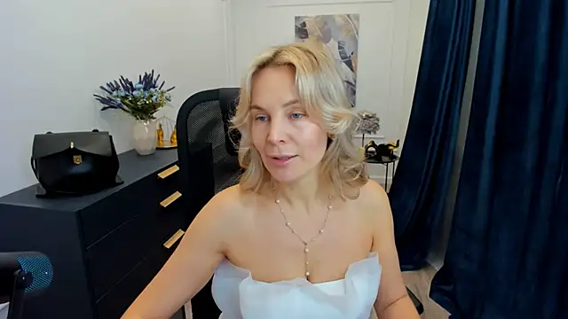 Snapshot of Sinty_Devis chatting on 02-22-26, 04:26 Sinty Devis online show from 02-22-26, 04:26