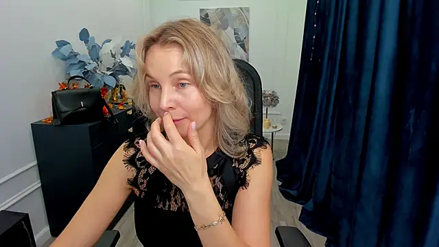 Sinty Devis online show from 10-19-25, 11:35