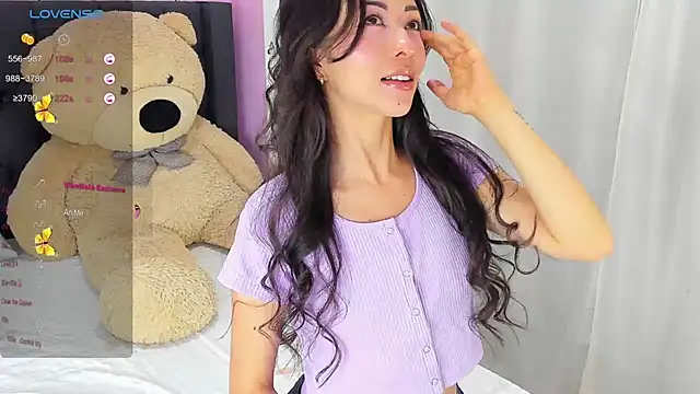 Snapshot of SophiaLiu chatting on 02-01-25, 12:07 SophiaLiu online show from 02-01-25, 12:07