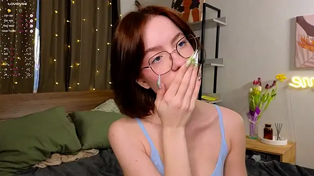 Snapshot of IdaValenti chatting on 03-12-25, 01:03 IdaValenti online show from 03-12-25, 01:03