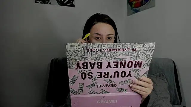 Snapshot of kassandra_james chatting on 09-27-25, 12:00 kassandra james online show from 09-27-25, 12:00