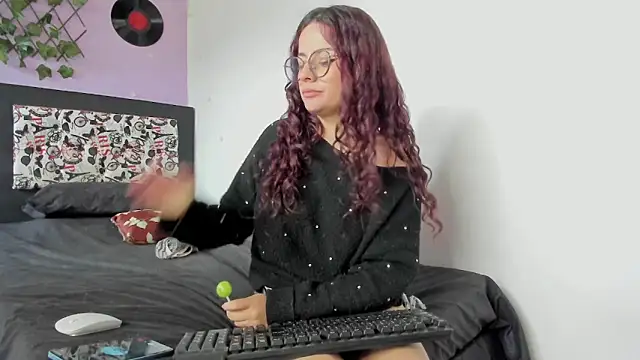 Snapshot of kassandra_james chatting on 03-04-25, 05:56 kassandra james online show from 03-04-25, 05:56