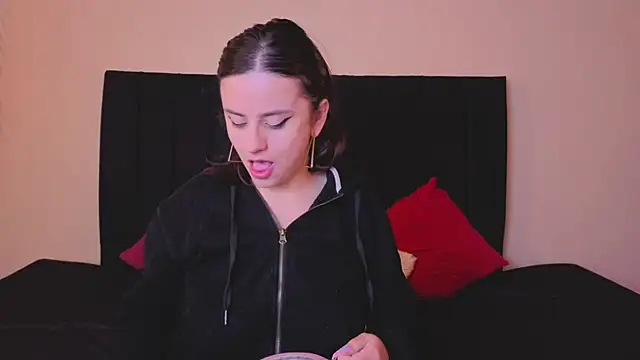 kassandra james online show from 01-11-26, 01:18