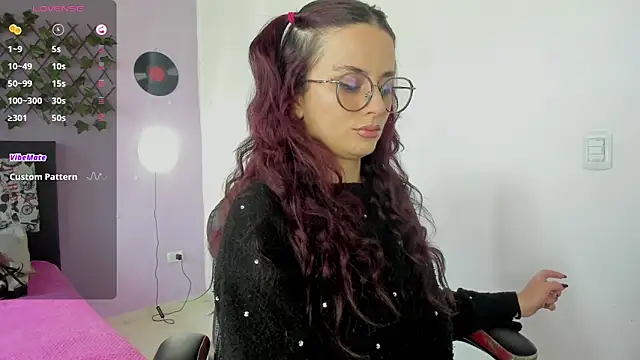 Snapshot of kassandra_james chatting on 01-09-25, 01:02 kassandra james online show from 01-09-25, 01:02