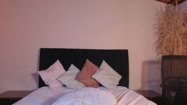 kassandra james online show from 06-23-26, 12:14