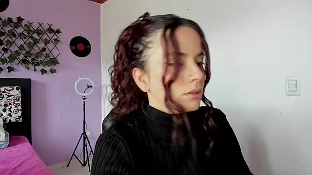 Snapshot of kassandra_james chatting on 02-13-25, 03:03 kassandra james online show from 02-13-25, 03:03