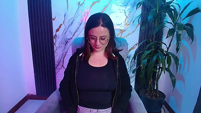 kassandra james online show from 03-25-26, 11:31