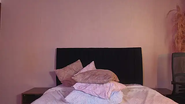 kassandra james online show from 07-28-26, 04:39