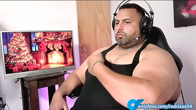 Snapshot of rodrix54 chatting on 12-17-24, 10:32 rodrix54 online show from 12-17-24, 10:32