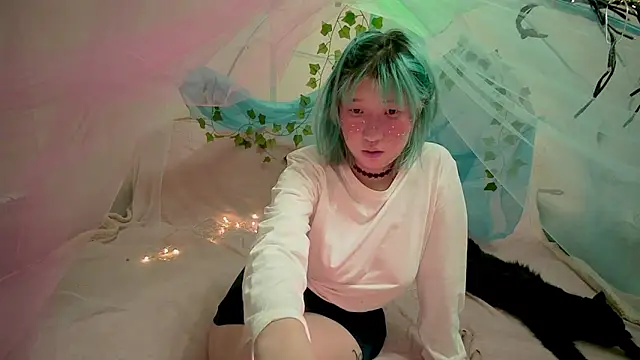 Snapshot of Akemilun chatting on 10-26-25, 06:41 Akemilun online show from 10-26-25, 06:41