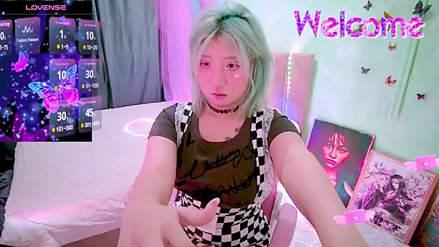 Snapshot of Akemilun chatting on 02-17-26, 05:43 Akemilun online show from 02-17-26, 05:43