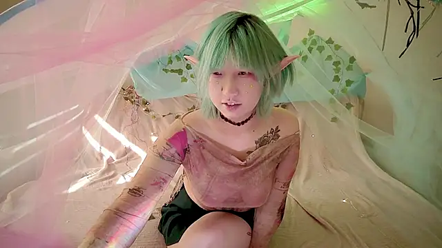 Snapshot of Akemilun chatting on 10-23-25, 08:24 Akemilun online show from 10-23-25, 08:24