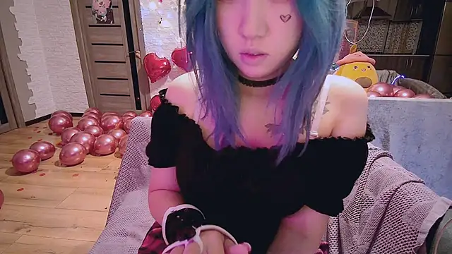 Snapshot of Akemilun chatting on 02-14-25, 02:39 Akemilun online show from 02-14-25, 02:39