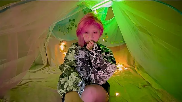 Snapshot of Akemilun chatting on 11-01-25, 08:57 Akemilun online show from 11-01-25, 08:57