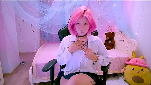 Snapshot of Akemilun chatting on 11-09-25, 08:02 Akemilun online show from 11-09-25, 08:02