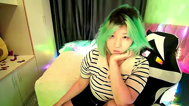 Akemilun online show from 05-29-26, 07:09