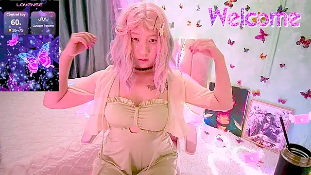 Snapshot of Akemilun chatting on 01-09-26, 10:06 Akemilun online show from 01-09-26, 10:06