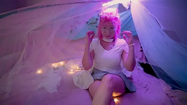 Snapshot of Akemilun chatting on 10-31-25, 01:52 Akemilun online show from 10-31-25, 01:52