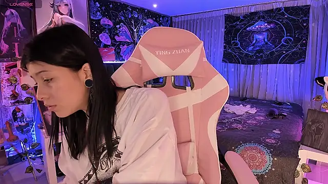 LanaKyutt online show from 03-16-25, 05:58