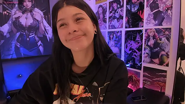 LanaKyutt online show from 12-18-25, 02:10