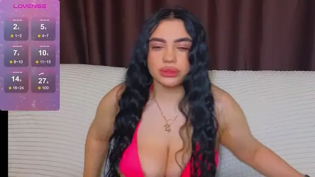 Nikki Kardashian online show from 02-15-25, 04:03