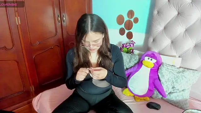 Snapshot of _Sarahh_0 chatting on 03-07-25, 02:45  Sarahh 0 online show from 03-07-25, 02:45