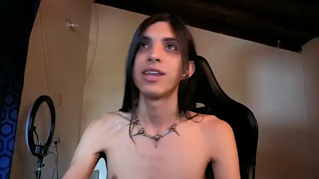 Snapshot of angelitofemboy chatting on 04-14-26, 05:29 angelitofemboy online show from 04-14-26, 05:29