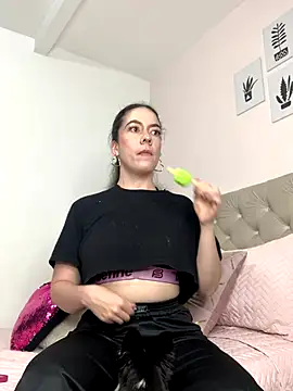 ImAlicee online show from 12-15-25, 09:42