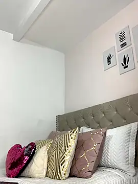 ImAlicee online show from 11-12-25, 08:56