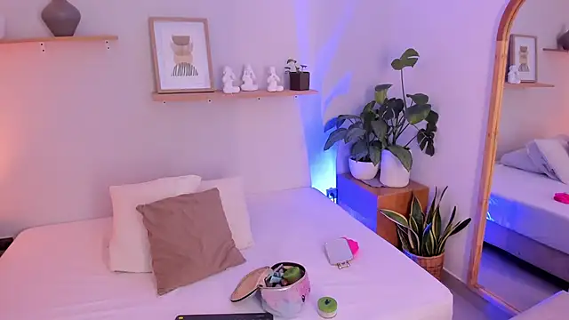 moll1e  online show from 02-15-25, 11:50