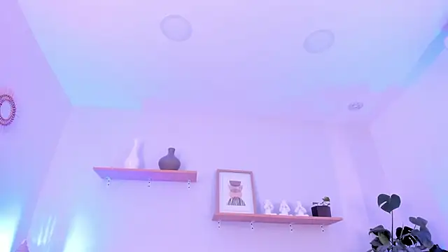 moll1e  online show from 02-05-25, 06:37