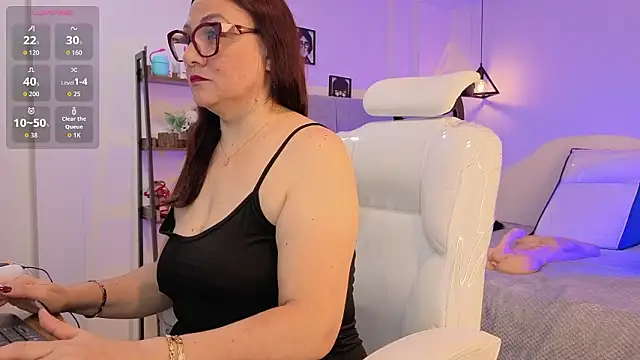 lady nylon  online show from 03-06-26, 11:49