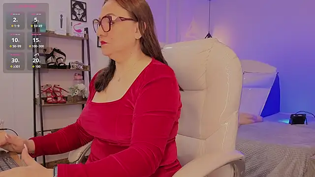 lady nylon  online show from 11-21-25, 11:20