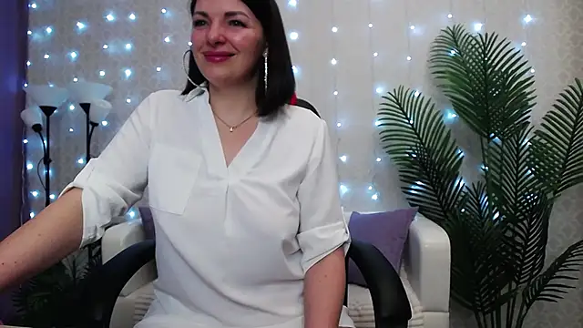 Camelia Lillie online show from 03-15-26, 01:45