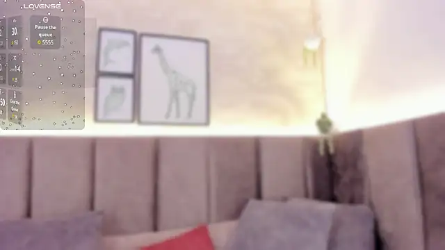 chloe sullivannn online show from 12-04-24, 01:52