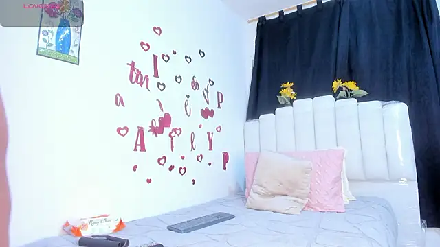 RoxannaBlanche online show from 03-06-26, 12:11