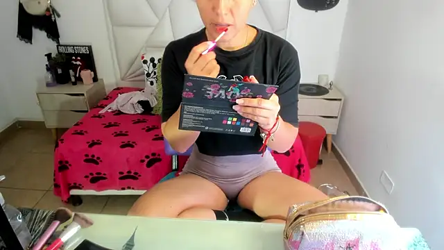 Nata bernett online show from 07-31-26, 02:58