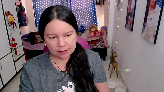 claryssa  online show from 02-26-26, 07:47