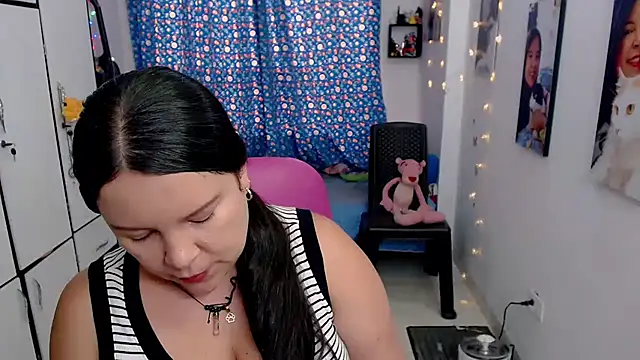 claryssa  online show from 10-15-25, 07:44