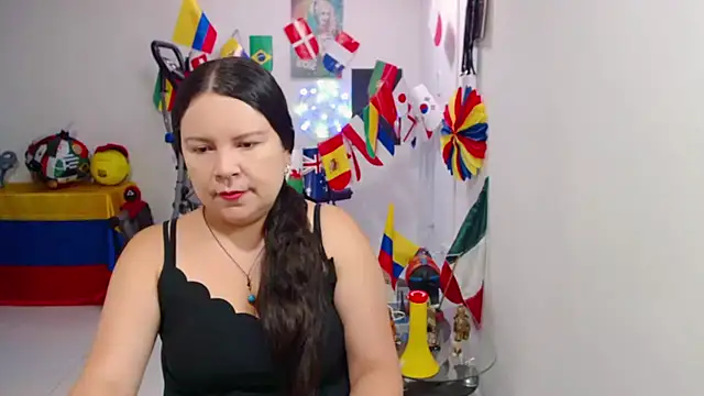Snapshot of claryssa_ chatting on 07-01-26, 12:27 claryssa online show from 07-01-26, 12:27