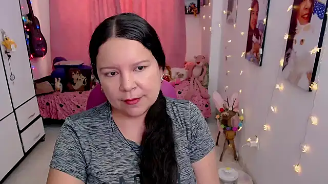 claryssa  online show from 05-06-26, 09:52