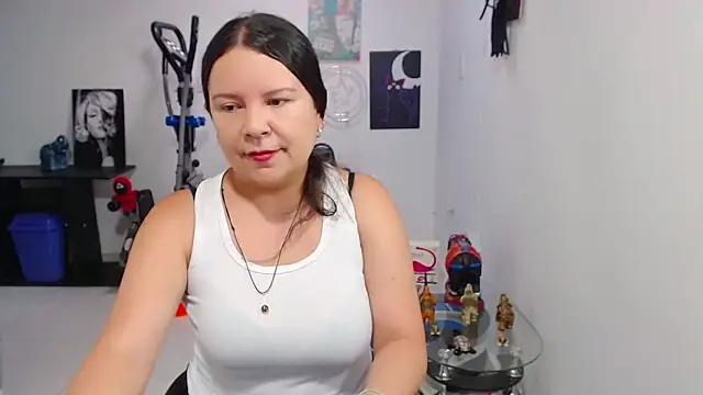 claryssa  online show from 06-01-26, 08:41