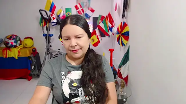 Snapshot of claryssa_ chatting on 07-05-26, 12:45 claryssa online show from 07-05-26, 12:45